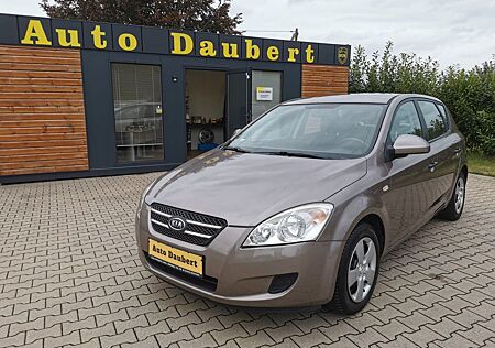 Kia Cee'd Ceed 1,4+Klima+SZH+EFH+M&S+Radio/CD+Garantie