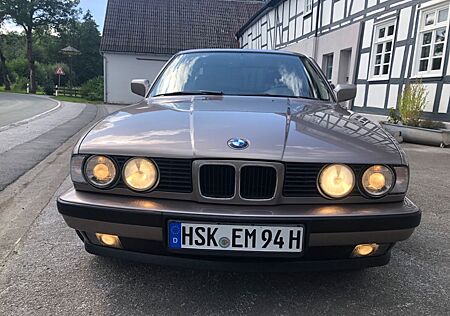 BMW 525 i, Scheckheft,unfallfrei,Automatik,Liebhaber