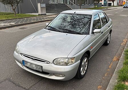Ford Escort 1.6 Ghia