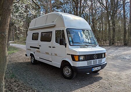 Mercedes-Benz T-Klasse T1 210D Wohnmobil mit Surfbretthalterungen