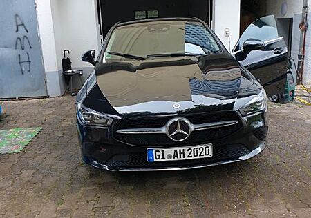 Mercedes-Benz CLA 180 -
