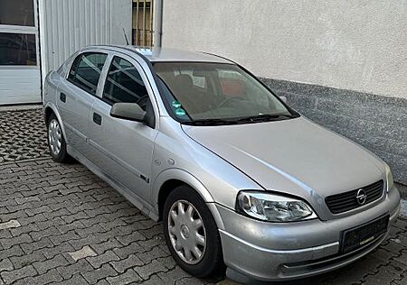 Opel Astra 1.6 -