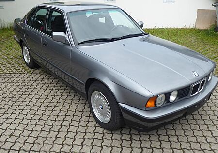 BMW 525i E34 *69000 Km* 1.Hand H-Kennzeichen TÜV Neu