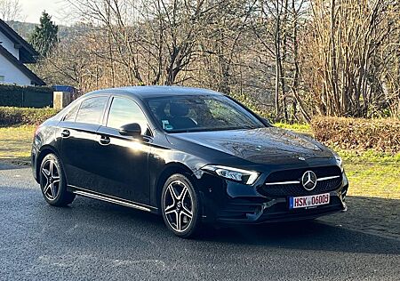 Mercedes-Benz A 250 A 250e Limousine AMG Edition Night LED