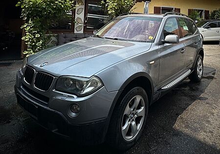 BMW X3 2.0d - *Xenon*Leder*Panorama*PDC-hinten-vorne