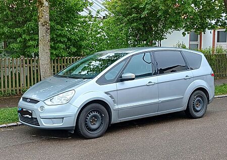 Ford S-Max 2,0 TDCi 103kW DPF Titanium Titanium