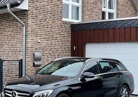 Mercedes-Benz C 220 d 4MATIC T AVANTGARDE Autom. AVANTGARDE