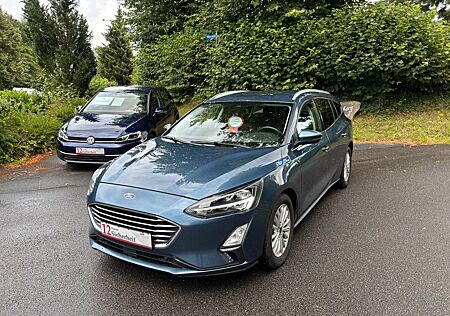 Ford Focus Turnier Titanium ACC GJR LED NAV PDC Autom