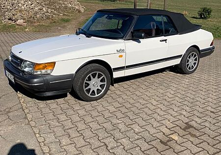 Saab 900