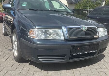 Skoda Octavia Combi 1.6 Advance Advance