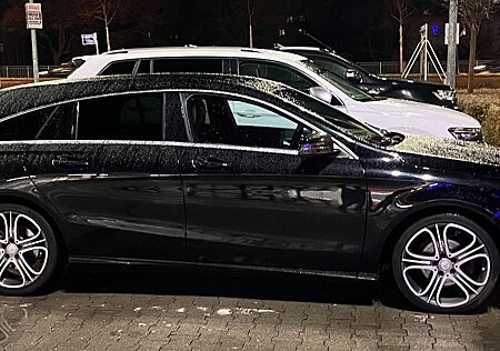 Mercedes-Benz CLA 200 Shooting Brake AHK LED Black Leder