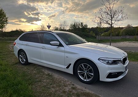 BMW 520i Touring A - Sport - Leder - Vollausstattung