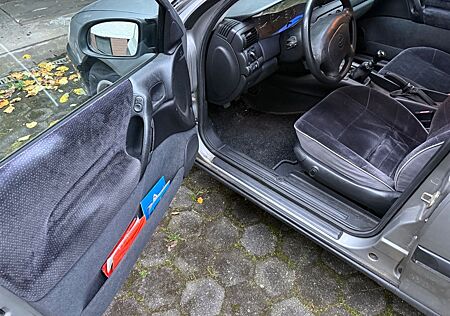 Opel Omega 2.0 16V -