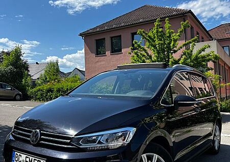 VW Touran Volkswagen 2.0 TDI SCR 140kW DSG Highline Highline
