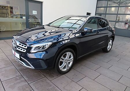 Mercedes-Benz GLA 200 LED/Leder/PDC/Klima/Ambient./PDC/Temp.