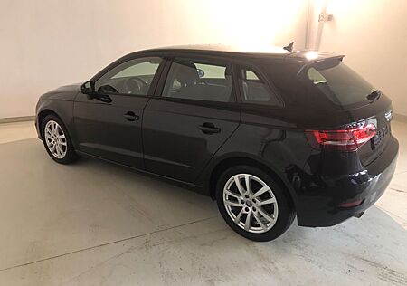 Audi A3 1.6 TDI S tronic Sportback -