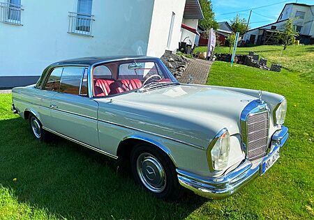 Mercedes-Benz 220 220se/b w111 coupe mit schiebedach, tüv und h