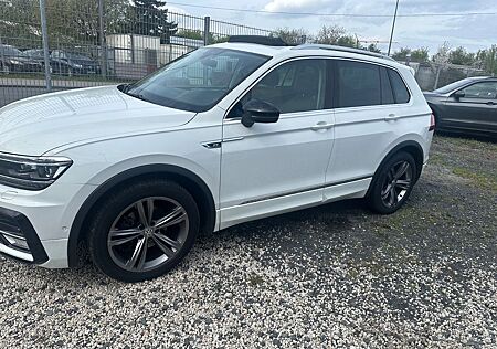 VW Tiguan Volkswagen R-line Pano/Led/digital tacho/key less go