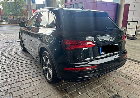 Audi Q5 50 TFSI e S tronic quattro -