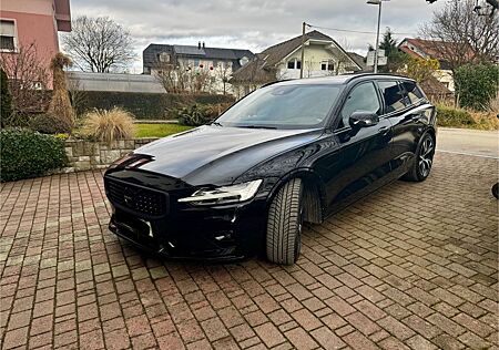 Volvo V60 T5 R Design, ACC, H/K, Pano, 360, HUD