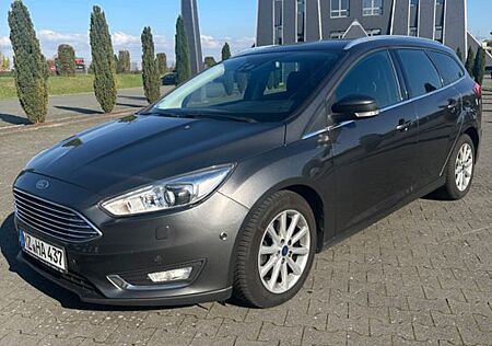 Ford Focus 2,0 TDCi Titanium Scheckheft bei