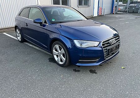 Audi A3 2.0 TDI S tronic quattro Xenon/Navi/B&O/Absta
