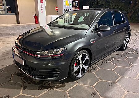 VW Golf Volkswagen VII Lim. GTI BMT 7 GTI Panorama TOP Preis!