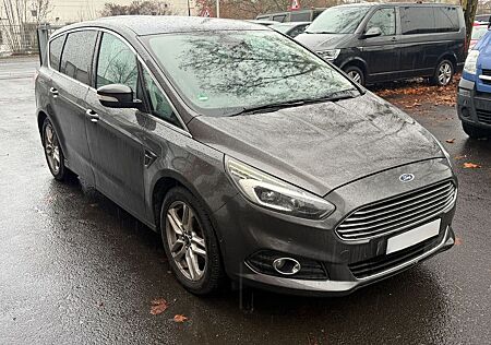 Ford S-Max Titanium AWD~7 Sitzer~PANO~ALCANTARA