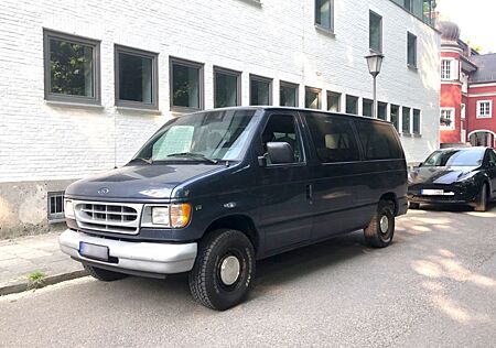 Ford Econoline - E150 - Club Wagon
