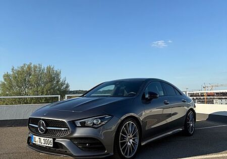 Mercedes-Benz CLA 200 -