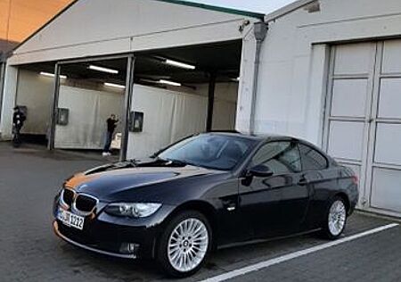 BMW 320i Coupé -