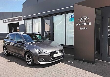 Hyundai i30 Kombi 1.4 1-HAND KAMERA PDC 8-FACH HU NEU