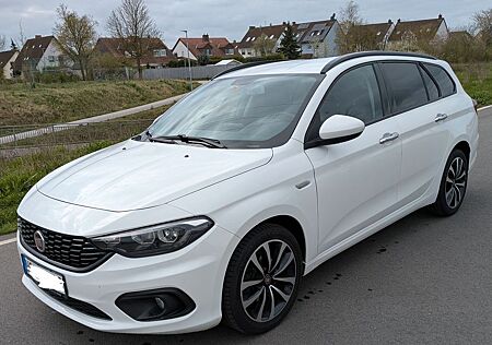 Fiat Tipo 1.4 16V LOUNGE Kombi 1. Hand Scheckheft