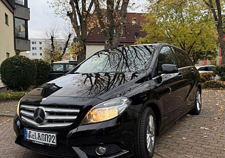 Mercedes-Benz B 220 B 200 CDI Scheckheftgepflegt