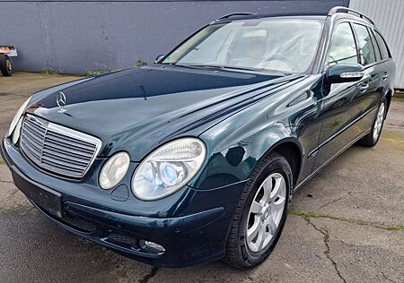 Mercedes-Benz E 200 Kompressor <PDC+KLIMA+NAVI+SHZ+ALU+AHK>