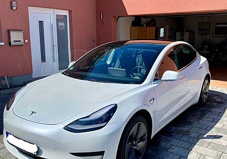 Tesla Model 3 Standard-Reichweite Plus - SR+WR Neu
