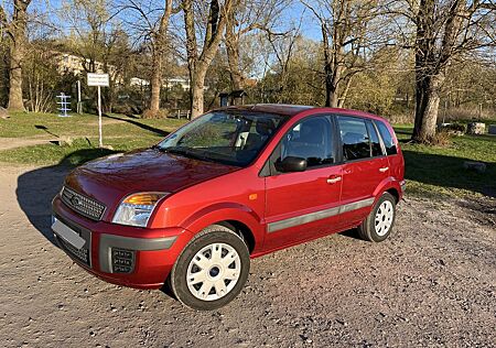 Ford Fusion 1.6 16V - AHK abnehmbar