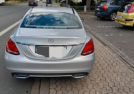 Mercedes-Benz C 180 -