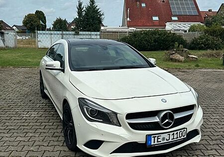 Mercedes-Benz CLA 200 Shooting Brake CLA 200 CDI Shooting Brake Schiebedach Leder