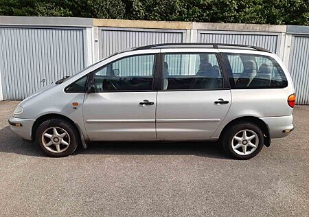 VW Sharan Volkswagen 2.0 GL HU Feb 2027 7 Sitze