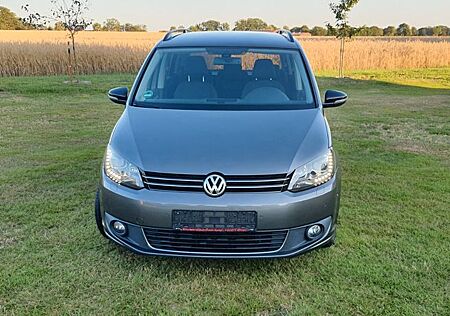 VW Touran Volkswagen 1.6 TDI DSG Style