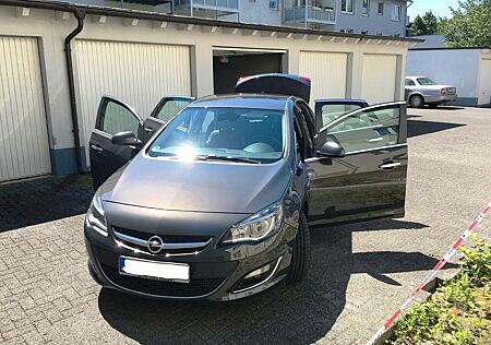 Opel Astra J - TÜV 05/2027 - Limo - 2. Hd.