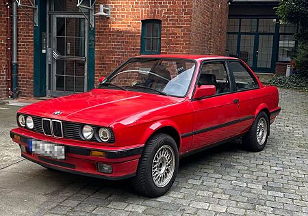 BMW E30 316i Limousine 2/3