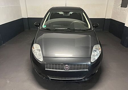 Fiat Grande Punto TÜV Neu Scheckheftgepflegt