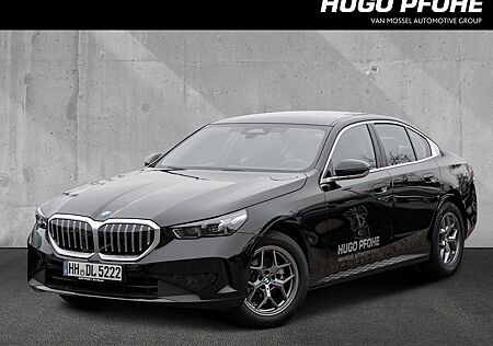 BMW 520i A neues Modell !!!!!. Navi. Kamera. Sitzh.