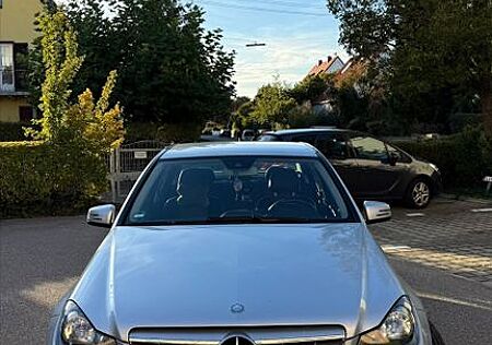 Mercedes-Benz C 180 gebraucht kaufen Mercedes-Benz C 180 CGI BlueEFFICIENCY AVANTG. Autom. AVAN...