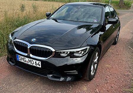 BMW 320i Sport Shadow Line Automatik inkl. AHK