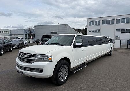 Lincoln Navigator Stretch Limo 14 Personen
