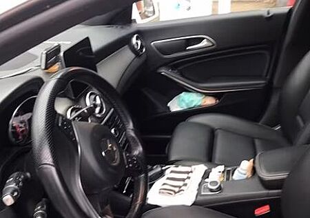 Mercedes-Benz CLA 180 Shooting Brake -