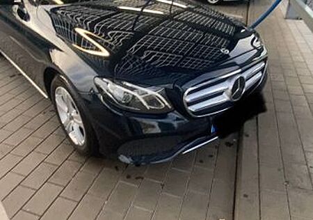 Mercedes-Benz E 220 d AVANTGARDE Autom. AVANTGARDE